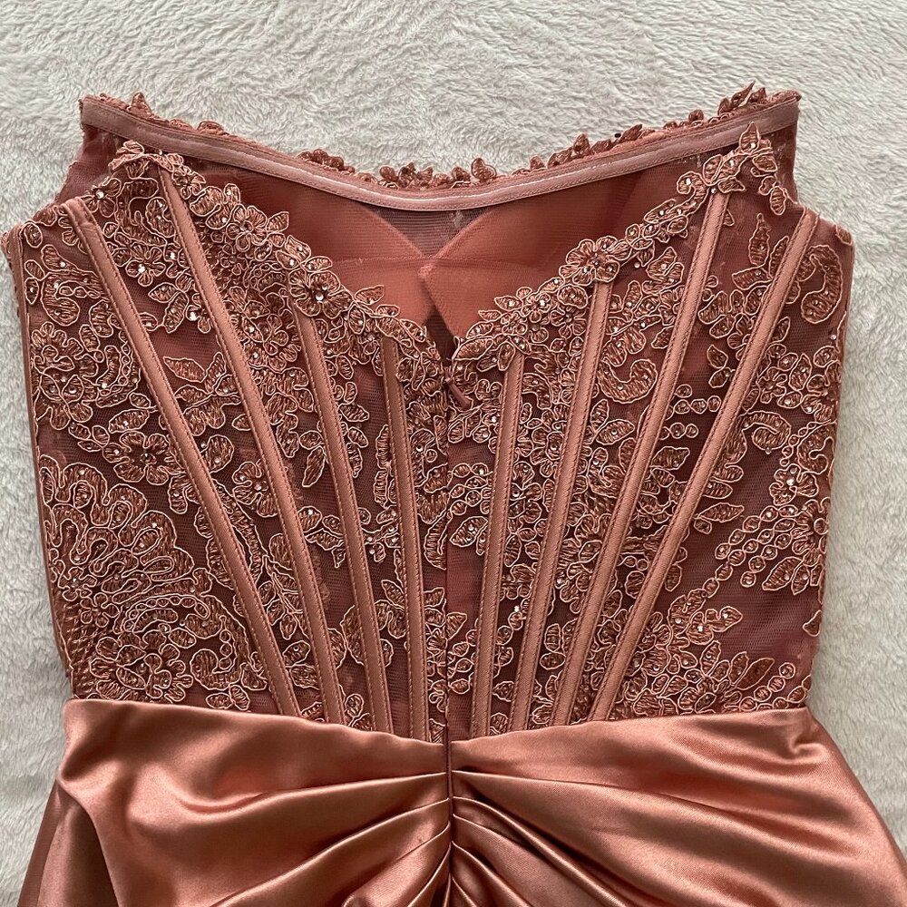 Sherri Hill, Homecoming, Lace Satin Dress in Rose Gold, FITS More Like a Size 0! - Picture 2 of 16